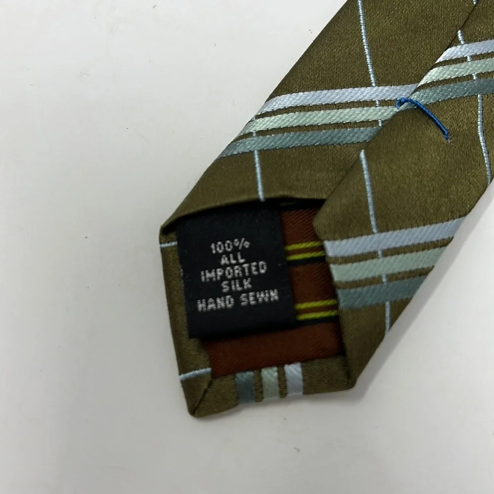 BCBG Attitude 100% silk tie Green Blue